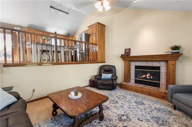 909 SW Daney Court, Lee's Summit, MO 64081