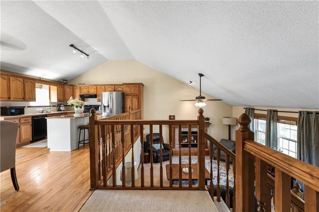 909 SW Daney Court, Lee's Summit, MO 64081