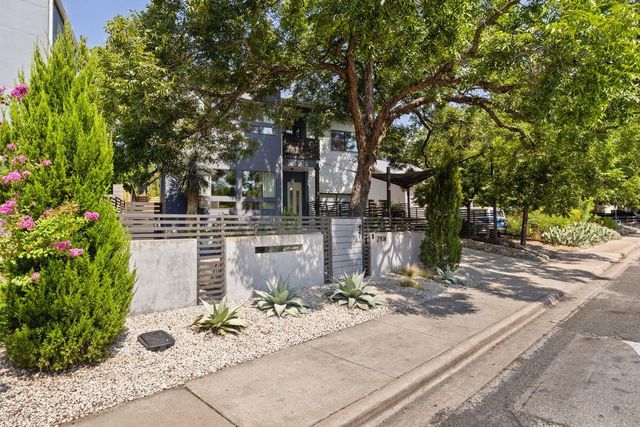 2104 East Side DR, Austin, TX 78704
