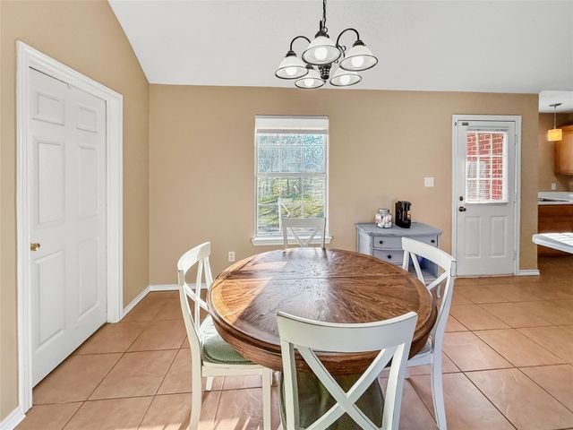 1013 Solomon Drive, Commerce, TX 75428