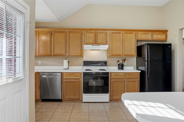 1013 Solomon Drive, Commerce, TX 75428