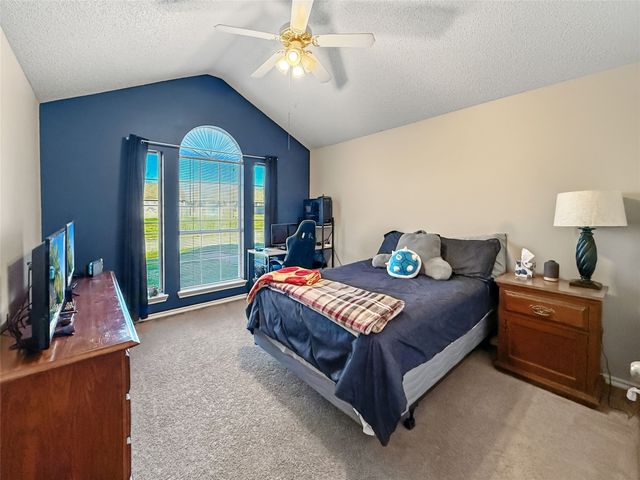 1013 Solomon Drive, Commerce, TX 75428