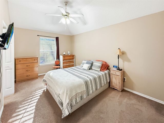 1013 Solomon Drive, Commerce, TX 75428