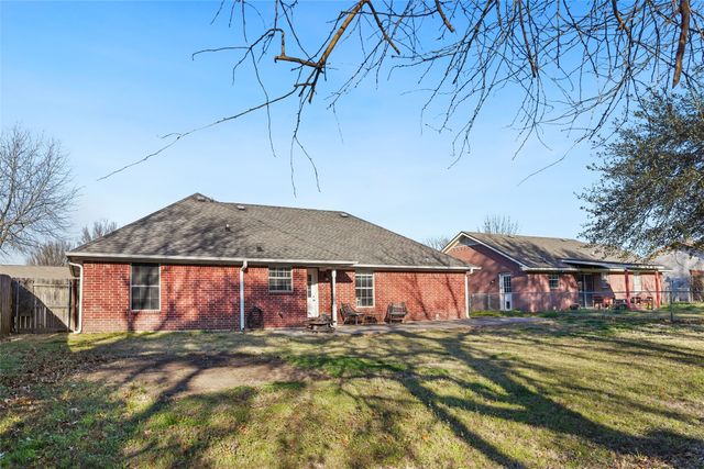 1013 Solomon Drive, Commerce, TX 75428