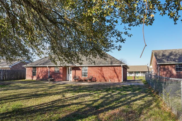 1013 Solomon Drive, Commerce, TX 75428