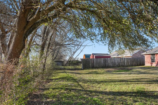 1013 Solomon Drive, Commerce, TX 75428