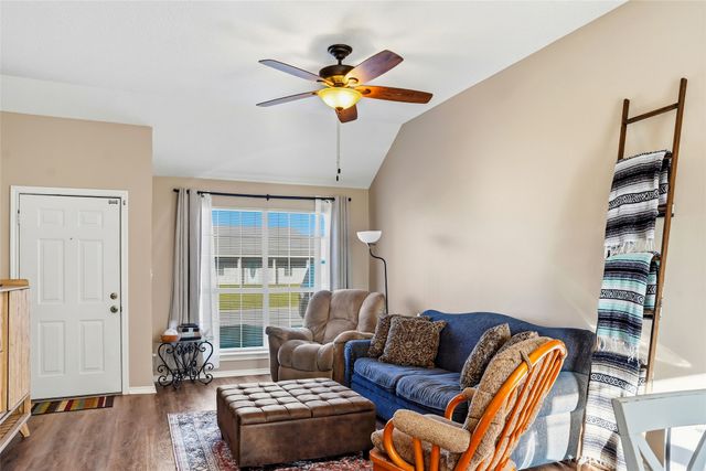 1013 Solomon Drive, Commerce, TX 75428