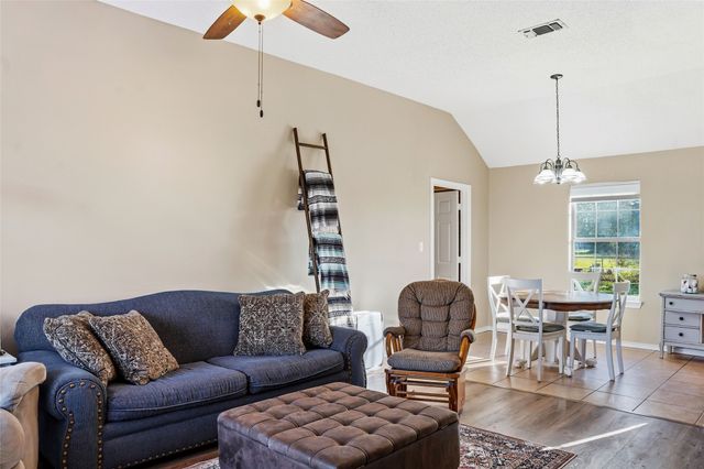 1013 Solomon Drive, Commerce, TX 75428