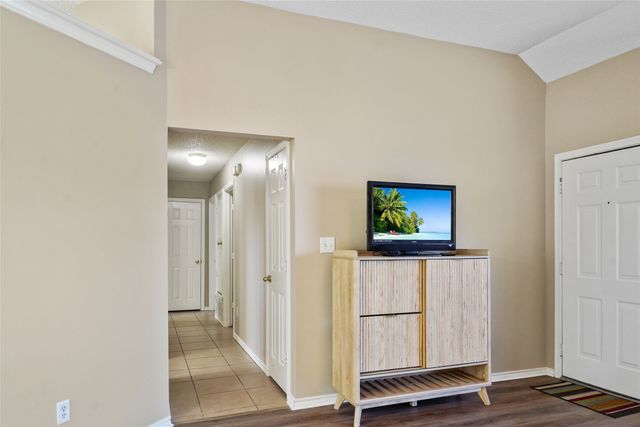 1013 Solomon Drive, Commerce, TX 75428