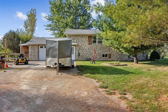 2866 60th Street, Vinton, IA 52349