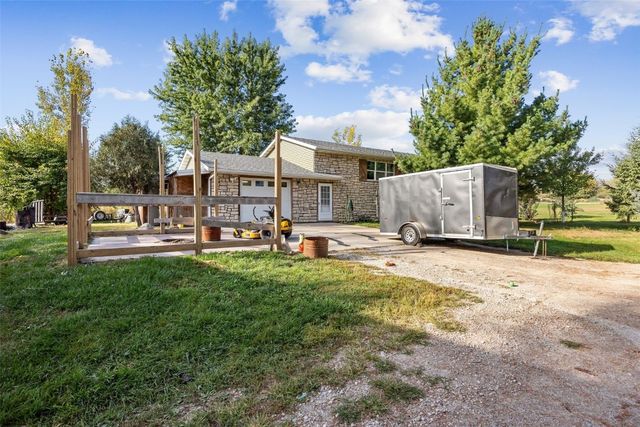 2866 60th Street, Vinton, IA 52349