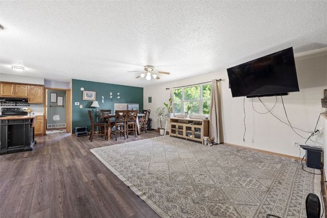 2866 60th Street, Vinton, IA 52349