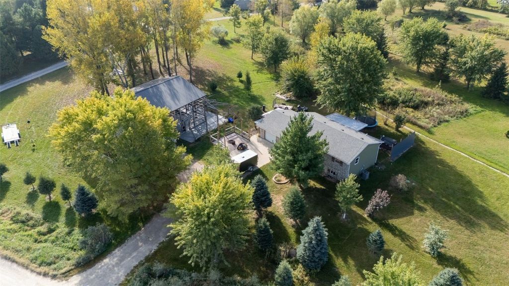 2866 60th Street, Vinton, IA 52349