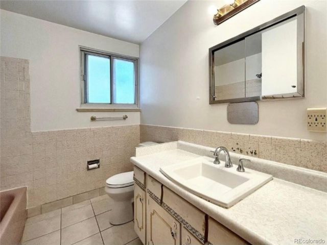 13121 E 31st Avenue, Aurora, CO 80011