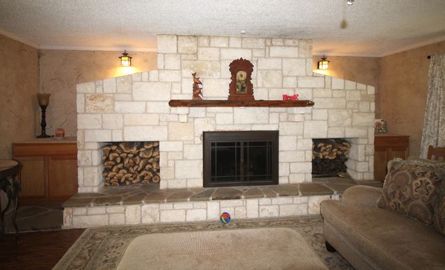600 Runaway Bay Drive, Runaway Bay, TX 76426
