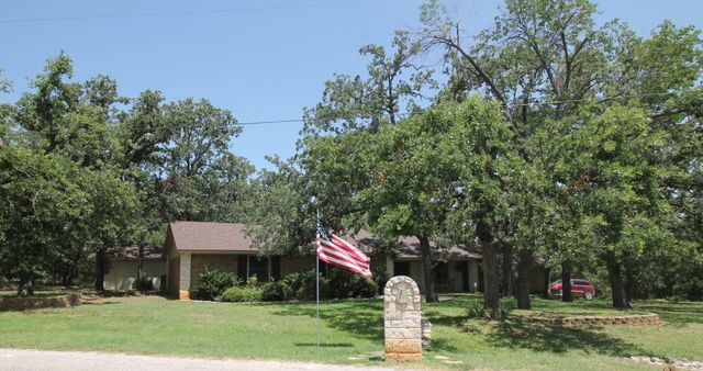 600 Runaway Bay Drive, Runaway Bay, TX 76426