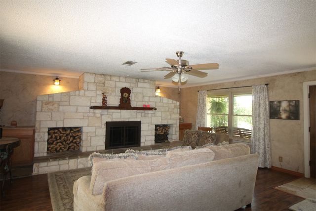 600 Runaway Bay Drive, Runaway Bay, TX 76426