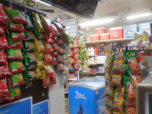 NW 12th Ave, Miami, FL 33128