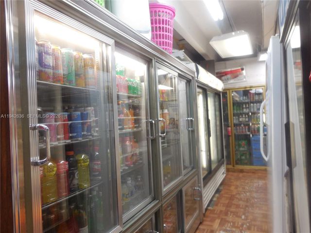 NW 12th Ave, Miami, FL 33128