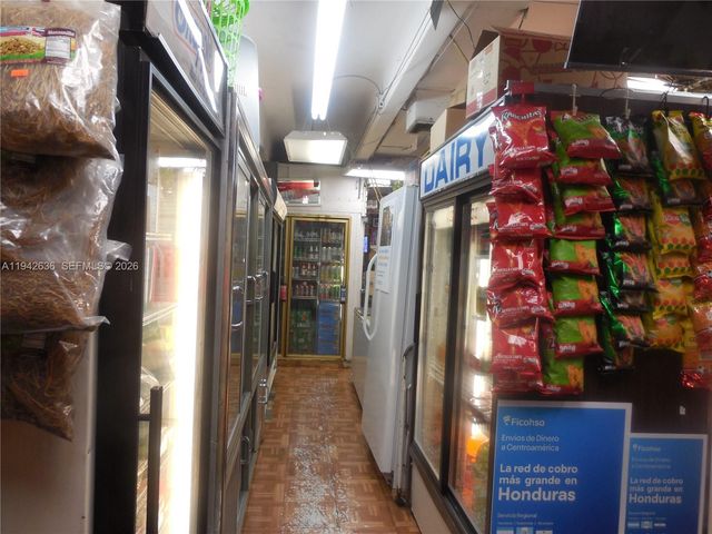 NW 12th Ave, Miami, FL 33128