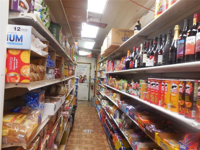 NW 12th Ave, Miami, FL 33128