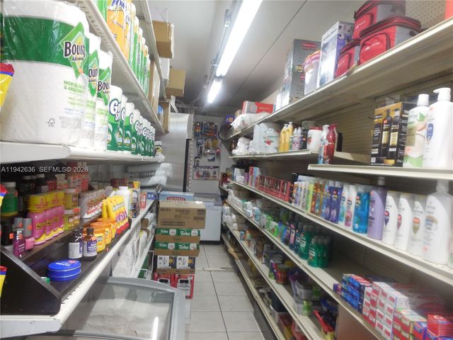 NW 12th Ave, Miami, FL 33128