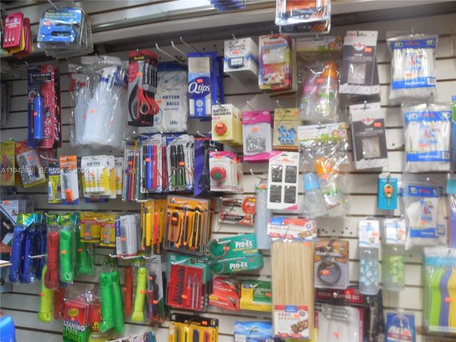 NW 12th Ave, Miami, FL 33128