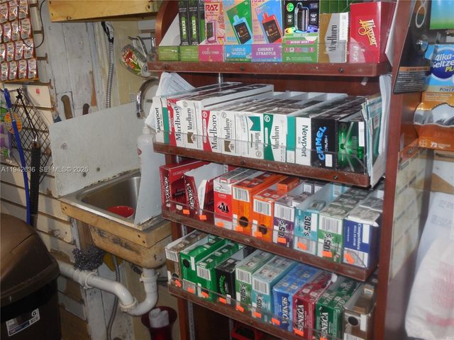 NW 12th Ave, Miami, FL 33128