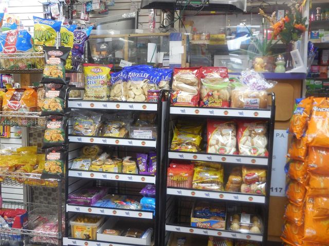 NW 12th Ave, Miami, FL 33128