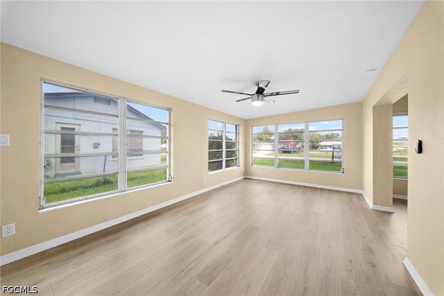 275 lakeview DR, North Fort Myers, FL 33917