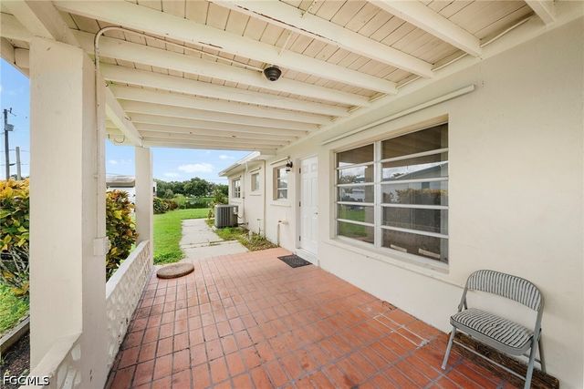 275 lakeview DR, North Fort Myers, FL 33917