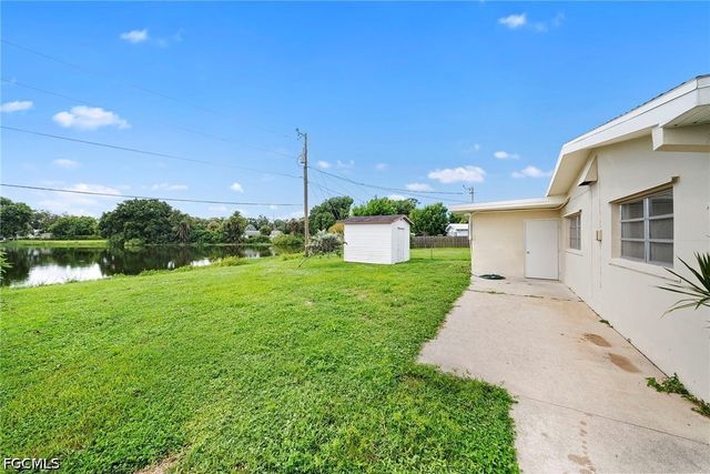 275 lakeview DR, North Fort Myers, FL 33917