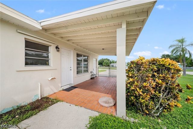 275 lakeview DR, North Fort Myers, FL 33917