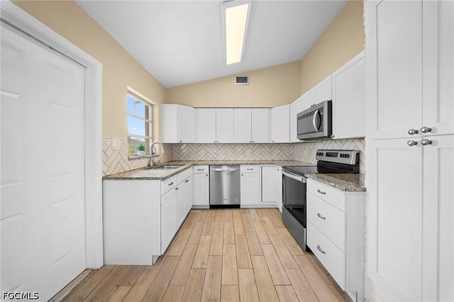 275 lakeview DR, North Fort Myers, FL 33917