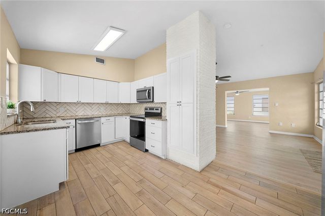 275 lakeview DR, North Fort Myers, FL 33917