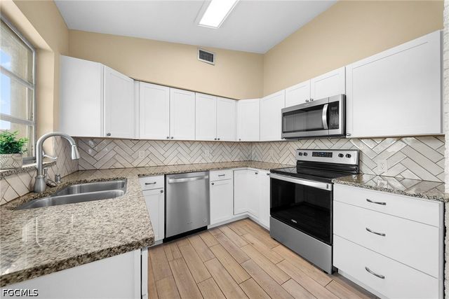 275 lakeview DR, North Fort Myers, FL 33917