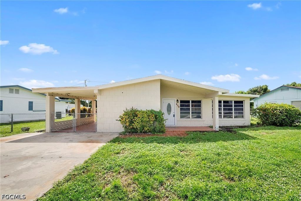 275 lakeview DR, North Fort Myers, FL 33917