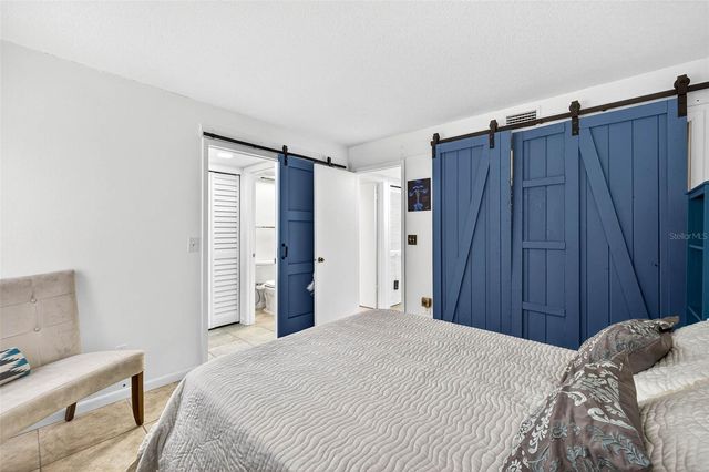 7809 NIAGARA AVENUE 2105, Tampa, FL 33617