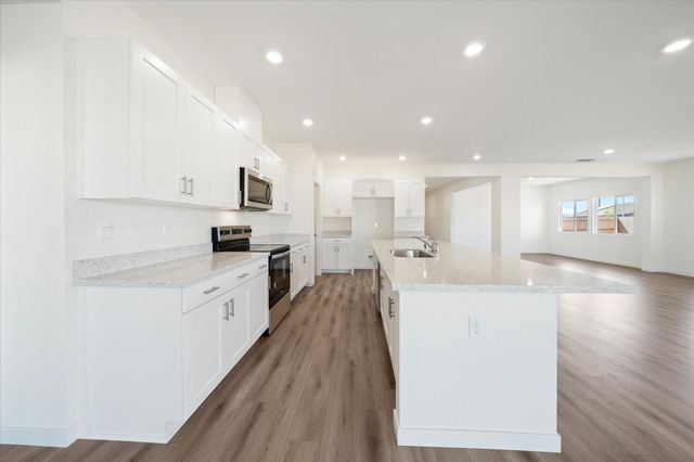 5545 Feathers Avenue, Redding, CA 96001