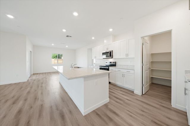 5545 Feathers Avenue, Redding, CA 96001
