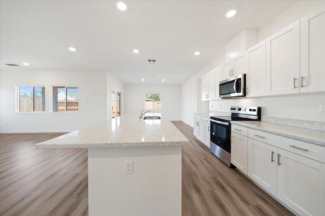 5545 Feathers Avenue, Redding, CA 96001