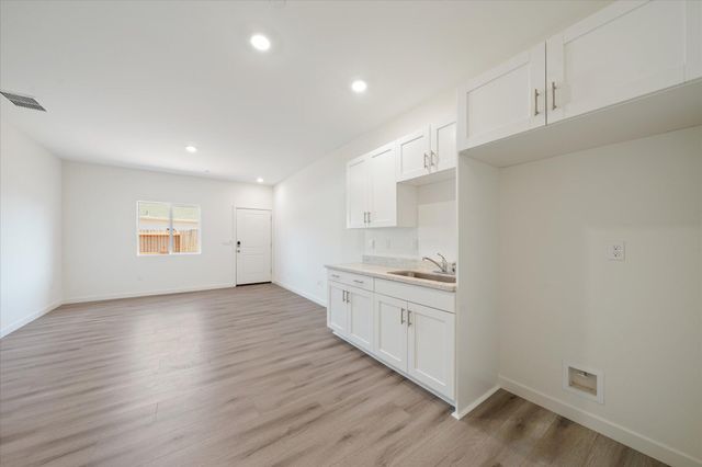 5545 Feathers Avenue, Redding, CA 96001