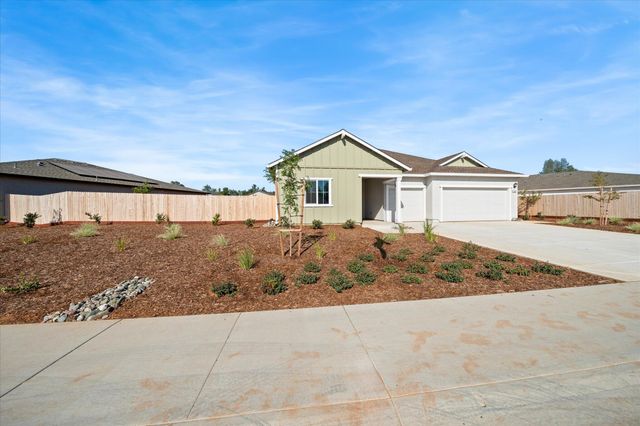 5545 Feathers Avenue, Redding, CA 96001