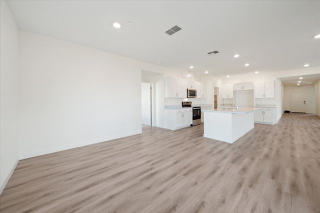 5545 Feathers Avenue, Redding, CA 96001