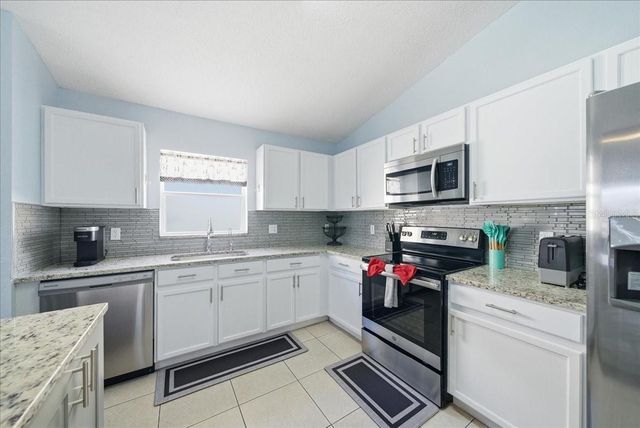 632 BLOOMINGDALE DRIVE, Davenport, FL 33897