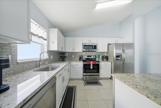 632 BLOOMINGDALE DRIVE, Davenport, FL 33897