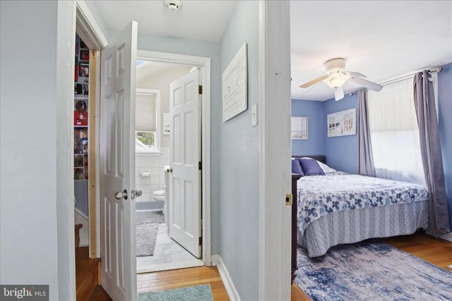 20 N MALIN RD, Broomall, PA 19008