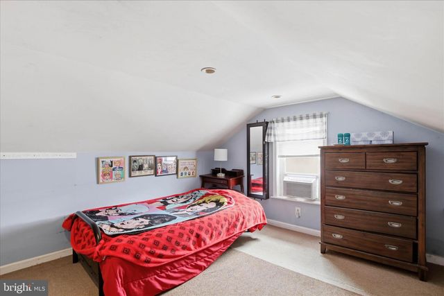 20 N MALIN RD, Broomall, PA 19008