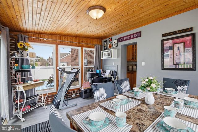 20 N MALIN RD, Broomall, PA 19008