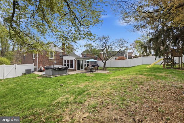 20 N MALIN RD, Broomall, PA 19008